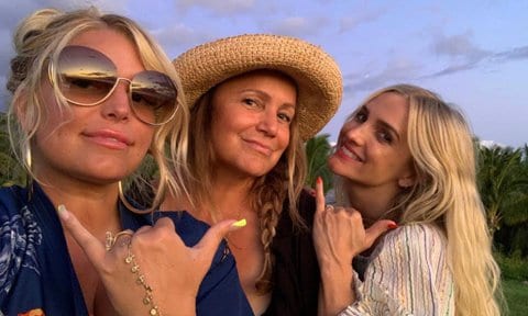 Jessica Simpson posts a photo with her sister, Ashlee, and her mother, Tina Ann Drew