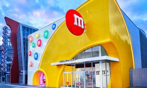 Where to visit the tallest M&M’S chocolate wall in the world!