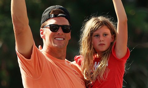 You have to see Tom Brady’s daughter’s reaction to him throwing the Super Bowl trophy: ‘Dad, no!’