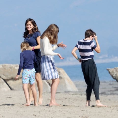 Jennifer Garner and her kids at the beach