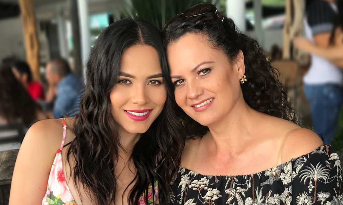 Andrea Meza, Miss Universe, y su mamá Alma Carmona