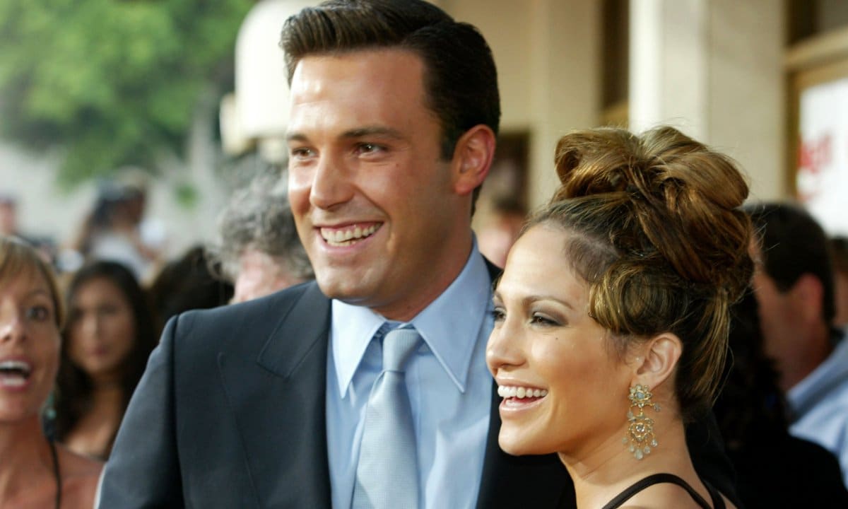 Ben Affleck and Jennifer Lopez spotted kissing in Miami: Report