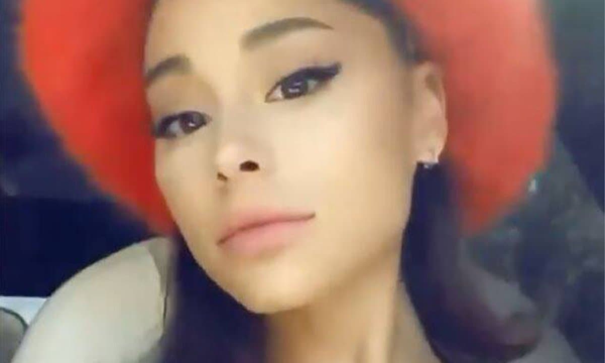 Ariana Grande shows off her brand new long bob for summer