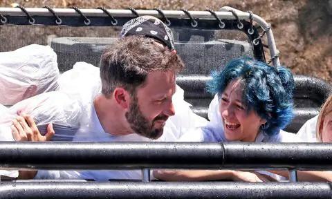 Jennifer Lopez and Ben Affleck take their kids and their love to Universal Studios Hollywood
