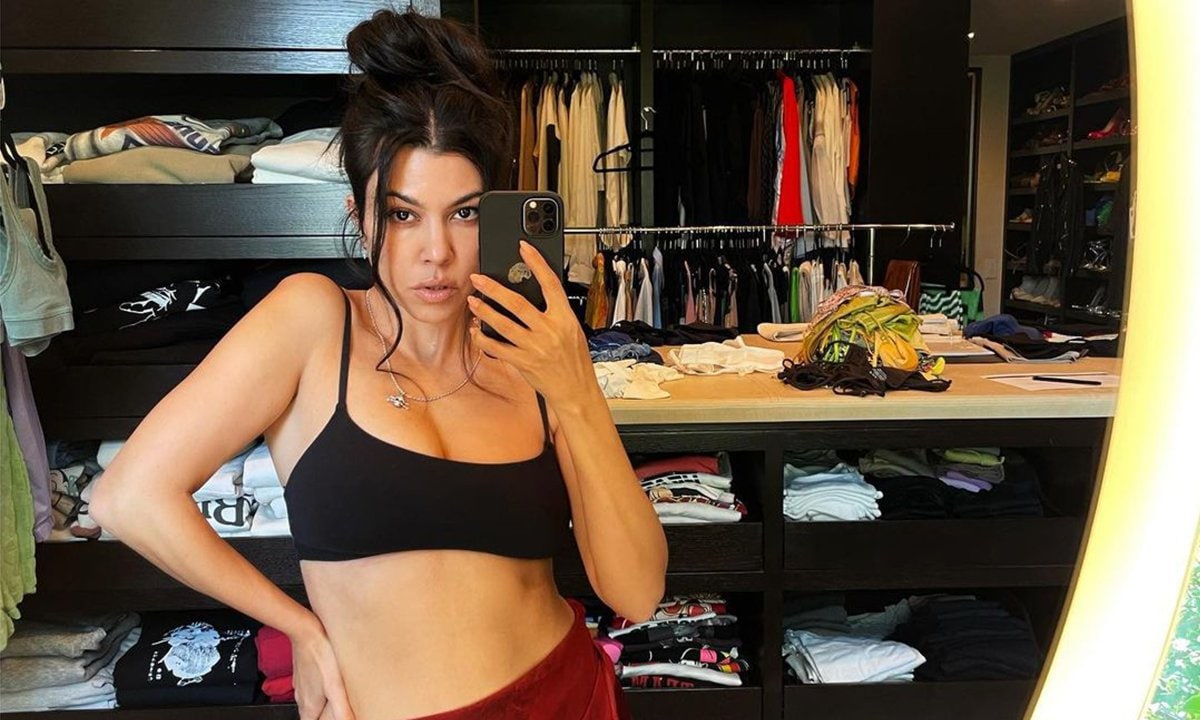 Kourtney Kardashian posts IG pics in her closet
