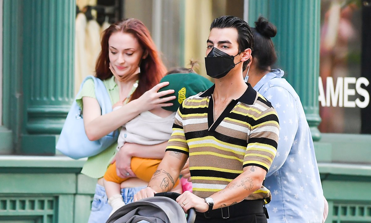 Sophie Turner and Joe Jonas spotted out with little Willa