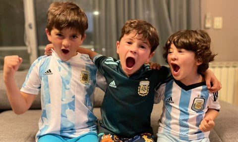 Lionel Messi y sus hijos