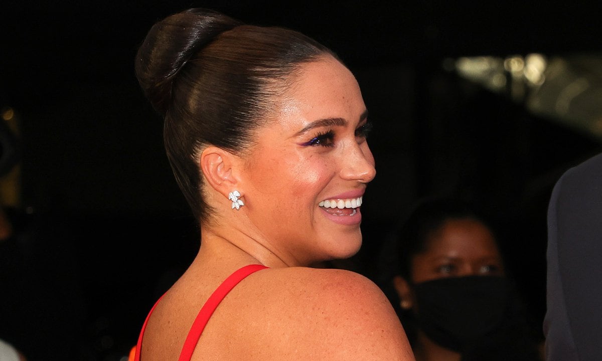 Meghan Markle makes red carpet appearance with Prince Harry in NYC
