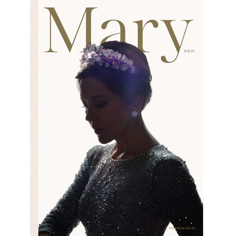 La portada del próximo libro presenta una foto de la princesa heredera María con una tiara.