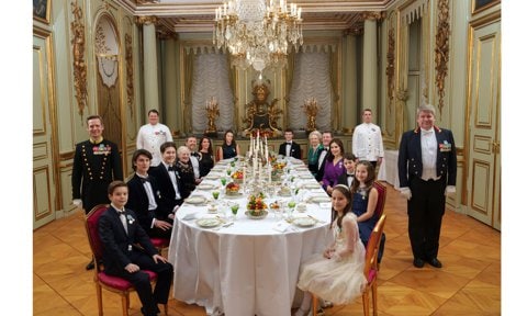El monarca sorprendió con una cena en el Palacio de Christian VII el 14 de enero