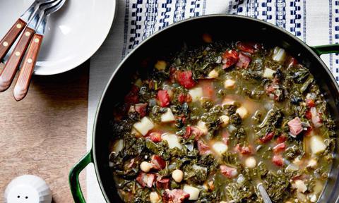 Rachael Ray’s Portuguese Chourico and Kale Soup