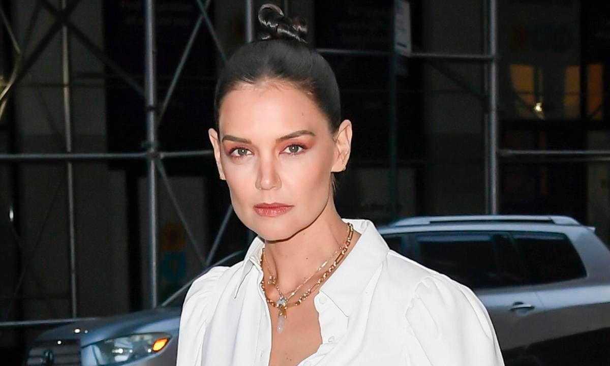 Katie Holmes Leaves The Alice + Olivia Runway Show During NYFW