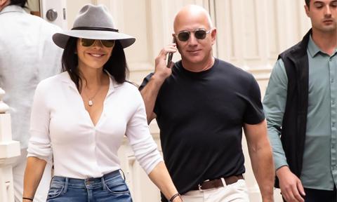 Jeff Bezos and Lauren Sanchez go on afternoon shopping trip in Soho