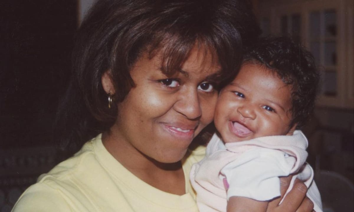 Michelle Obama with her daughter Sasha