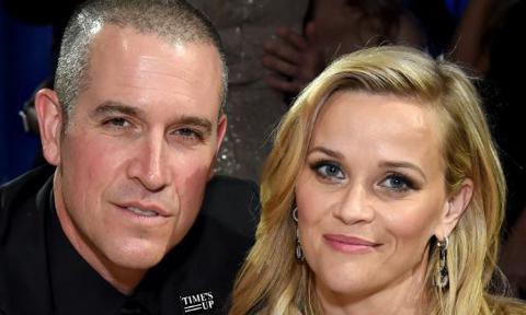 Reese Witherspoon married the talent agent Jim Toth