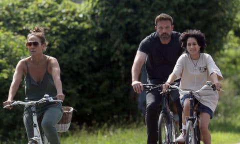 Jennifer Lopez goes Bike ride with Ben Affleck and Emme