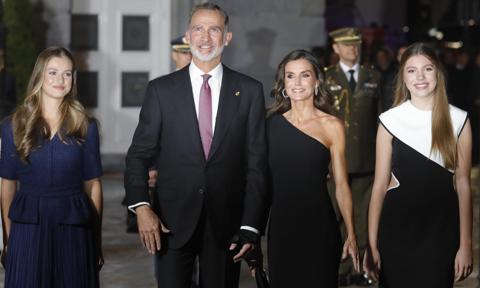 Infanta Sofia reunites with her family in Spain