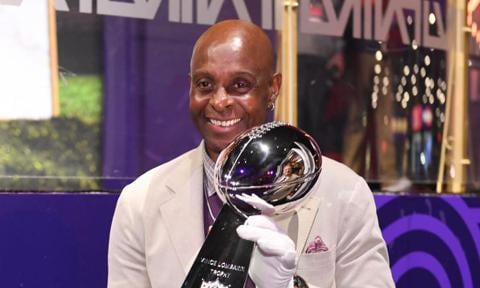 Jerry Rice with the Vince Lombardi Trophy