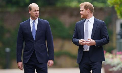 El Príncipe William y su hermano menor, el Príncipe Harry