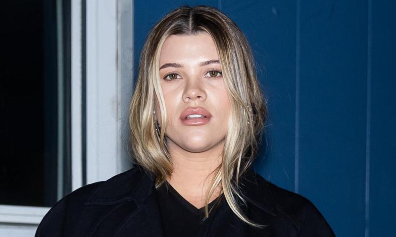 Sofia Richie shares bare belly selfie ahead of her due date